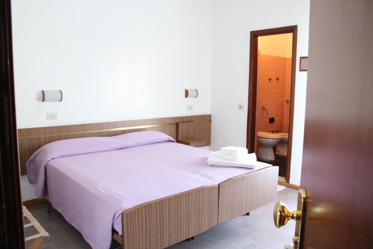 Hotel Sara*** Cesenatico Exterior photo